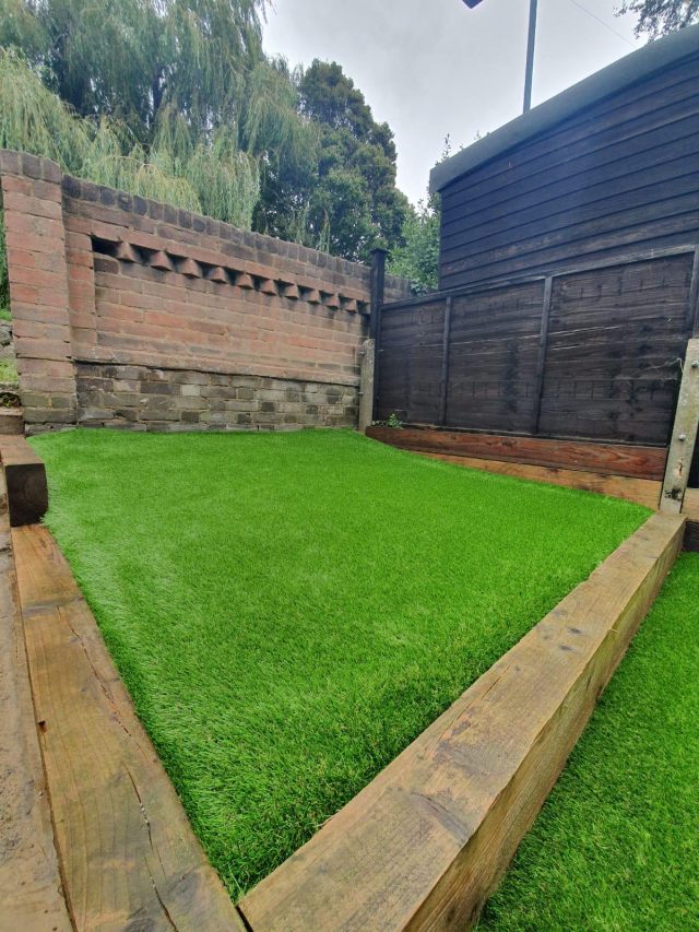 Leigh-on-Sea fake grass installation