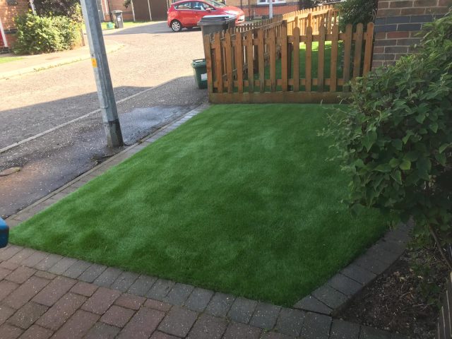 Braintree fake grass installation Easigrass Essex & Hertfordshire