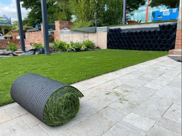 Fake grass trade suppliers Easigrass Essex & Hertfordshire